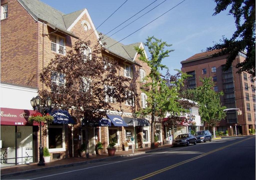 The Andrew Hotel Great Neck Exterior photo